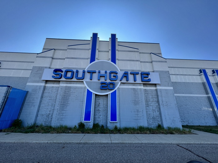 MJR Southgate Cinema 20 - July 9 2022 Photo (newer photo)
